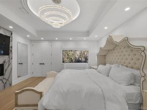 24 Chestnut Lane, Woodbury NY 11797