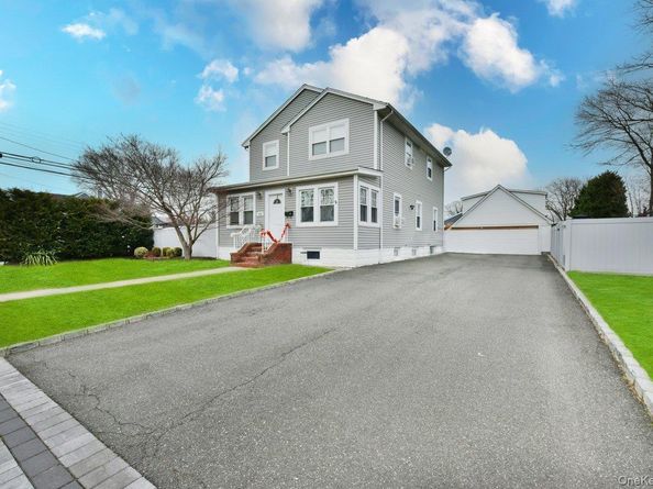 116 15th Avenue, West Babylon NY 11704