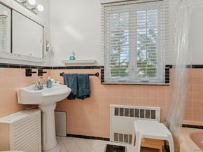 166-07 Union Turnpike, Fresh Meadows NY 11366