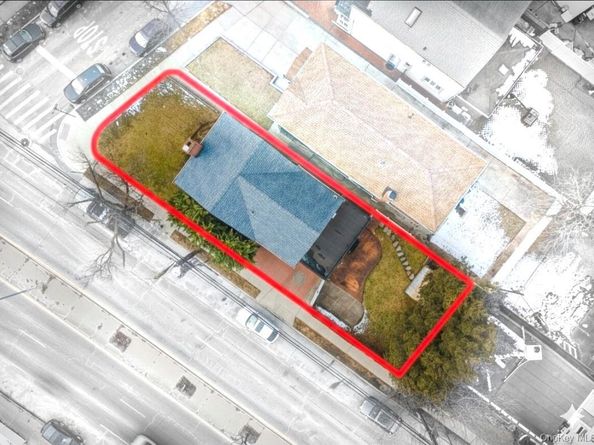 166-07 Union Turnpike, Fresh Meadows NY 11366