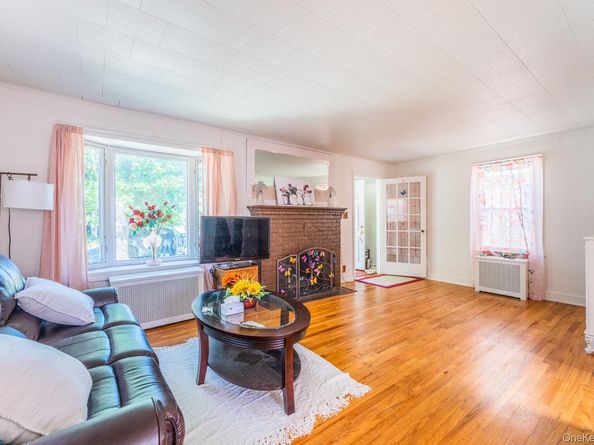 13049 217th Street, Laurelton NY 11413