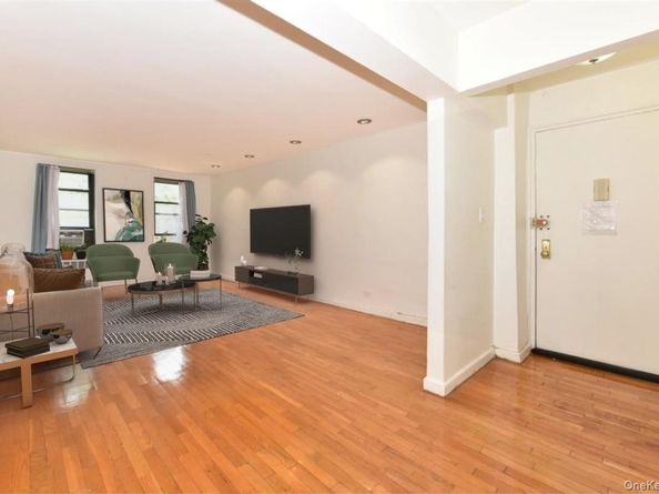 84-01 Main Street 221, Briarwood NY 11435