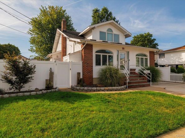 31 Alice Street, Merrick NY 11566