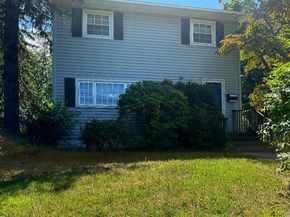 109 Cherry Drive W, Plainview NY 11803