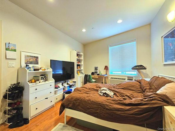 149-06 Northern Boulevard 504, Flushing NY 11354