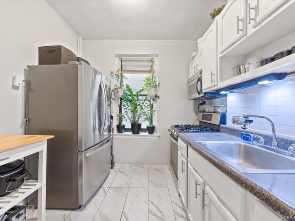 2199 Holland Avenue 4C, Bronx NY 10462