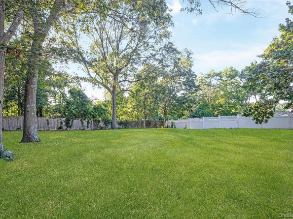 16 Hillside Road, Farmingville NY 11738