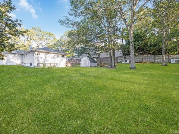 16 Hillside Road, Farmingville NY 11738