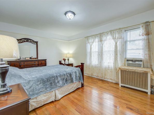 161-10 84th Road, Jamaica Hills NY 11432