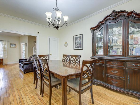 161-10 84th Road, Jamaica Hills NY 11432