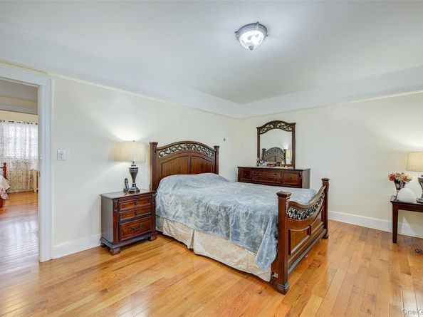 161-10 84th Road, Jamaica Hills NY 11432