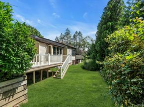 211 Hornbill Drive, Manhasset NY 11030