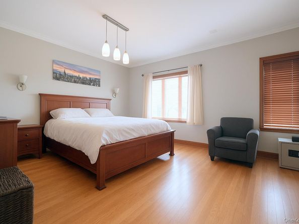 6731 52nd Road, Maspeth NY 11378