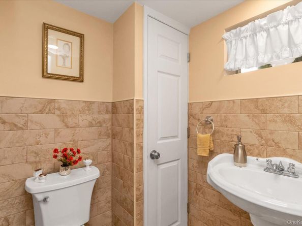 3902 Beechwood Place, Seaford NY 11783