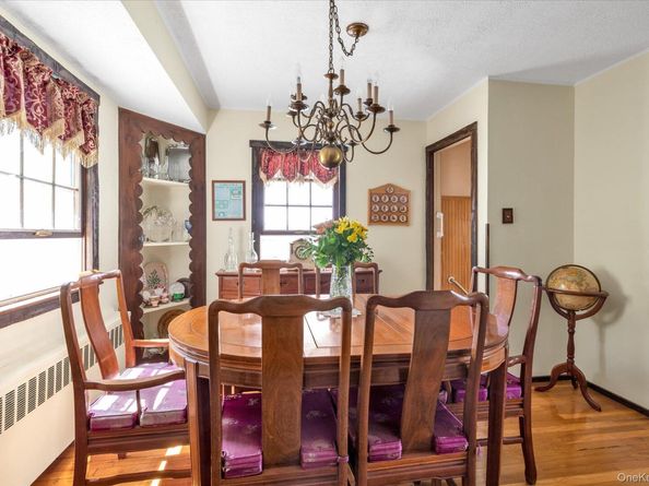 3902 Beechwood Place, Seaford NY 11783