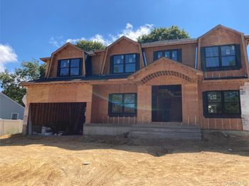 130 Syosset Woodbury Road