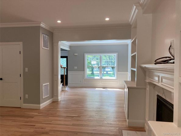 130 Syosset Woodbury Road, Syosset NY 11791