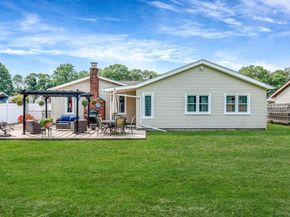 21 Windermere Drive, Holbrook NY 11741