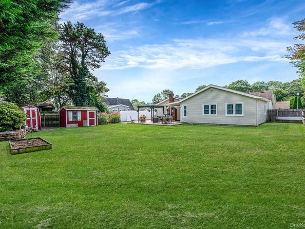 21 Windermere Drive, Holbrook NY 11741