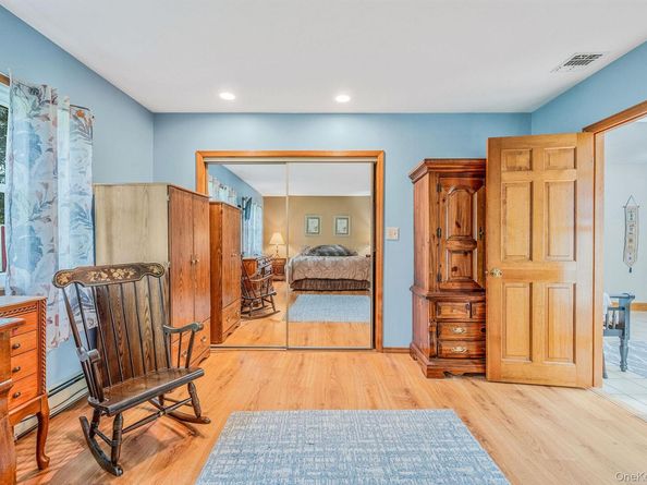 21 Windermere Drive, Holbrook NY 11741