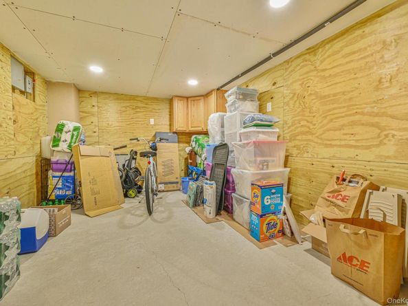20 W 18th Road, Broad Channel NY 11693