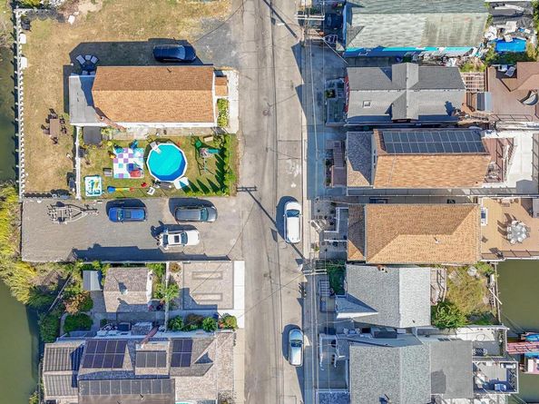 20 W 18th Road, Broad Channel NY 11693