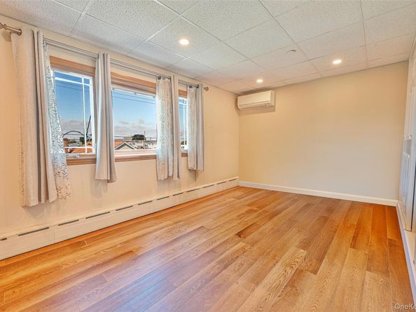 20 W 18th Road, Broad Channel NY 11693