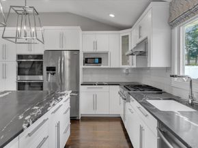 18 Catherwood Crescent, Melville NY 11747