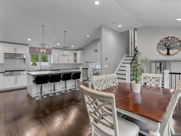 18 Catherwood Crescent, Melville NY 11747
