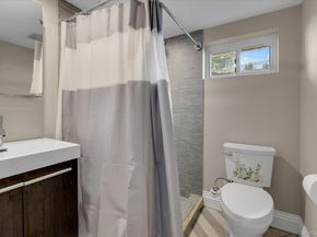 18 Catherwood Crescent, Melville NY 11747