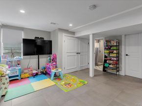 18 Catherwood Crescent, Melville NY 11747