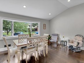 18 Catherwood Crescent, Melville NY 11747