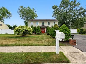 86 Riddle Street, Brentwood NY 11717