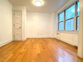 14220 Franklin Ave 2T, Flushing NY 11355