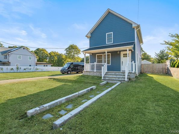 41 Eatondale Avenue, Blue Point NY 11715