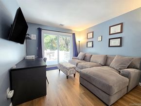 44 Victorian Lane, Medford NY 11763
