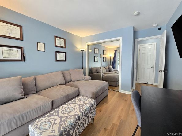 44 Victorian Lane, Medford NY 11763