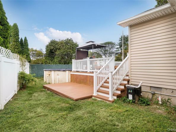 11 Eaton Road, Syosset NY 11791