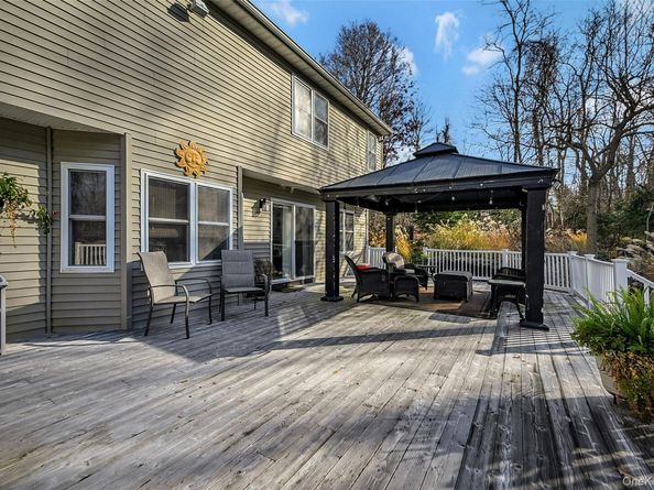 4 Apple Lane, Wading River NY 11792