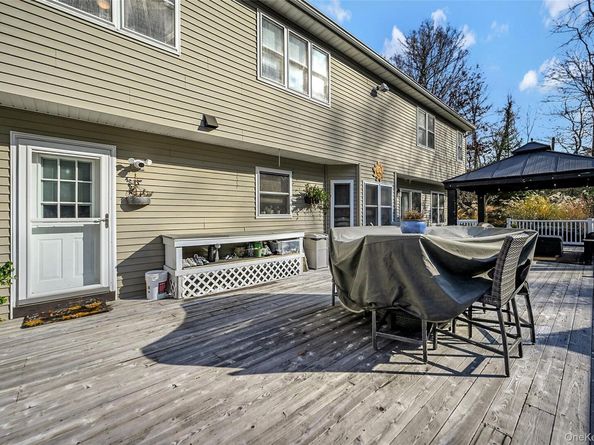 4 Apple Lane, Wading River NY 11792