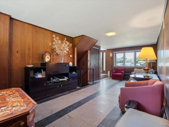 331 Woodbridge Lane, Jericho NY 11753