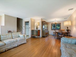 331 Woodbridge Lane, Jericho NY 11753