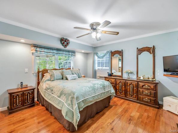 62 Vincent Road, Hicksville NY 11801