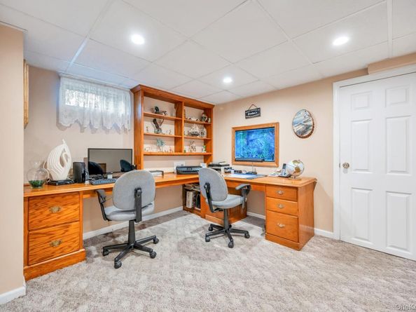 62 Vincent Road, Hicksville NY 11801