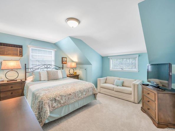 62 Vincent Road, Hicksville NY 11801