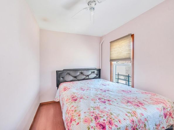 160 N Central Avenue, Valley Stream NY 11580