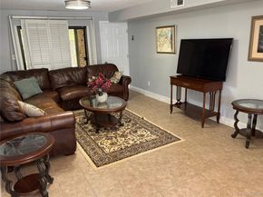 33 Newbrook Lane 33, Bay Shore NY 11706