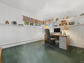 16 Ridge Drive E, Roslyn NY 11576