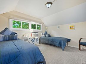 16 Ridge Drive E, Roslyn NY 11576