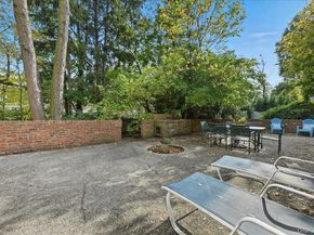 16 Ridge Drive E, Roslyn NY 11576